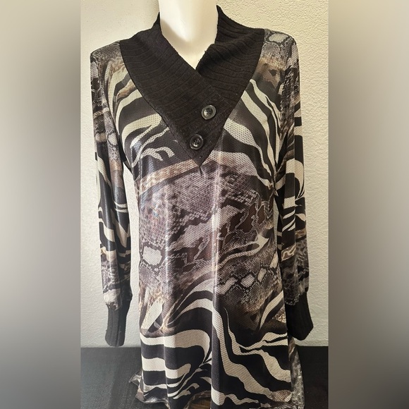 Frank Lyman Design Tops - Frank Lymen Design Women’s 3/4 Sleeve Blouse Sz 10